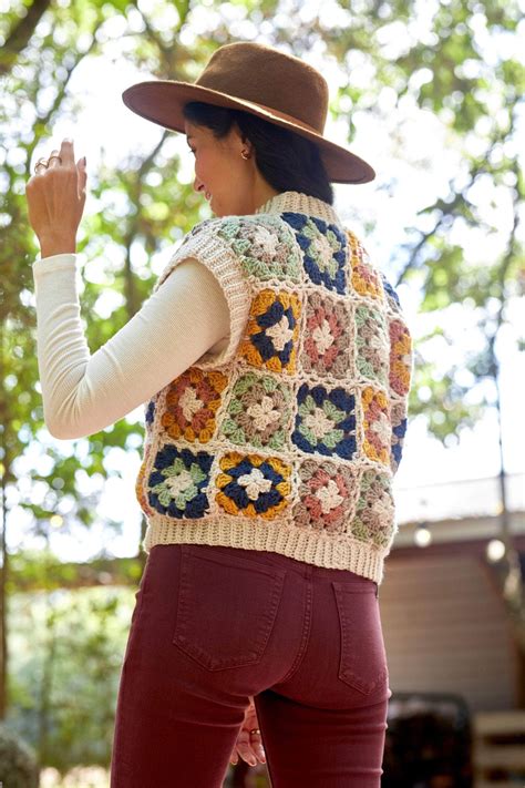 vest van granny squares